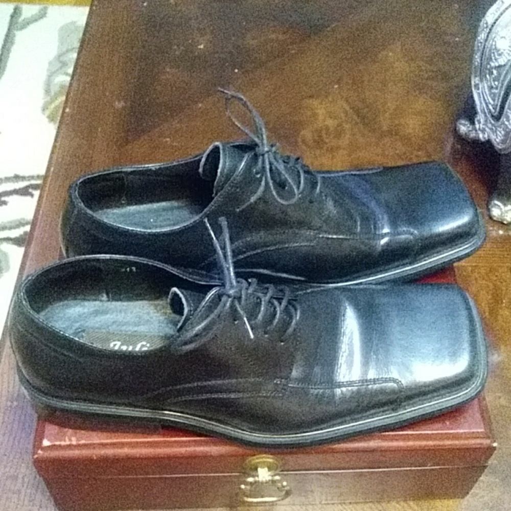 Mens shoea